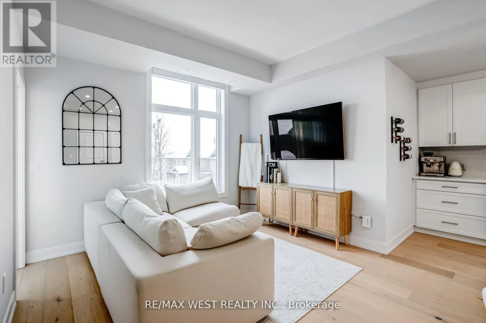 223 - 9570 ISLINGTON AVENUE