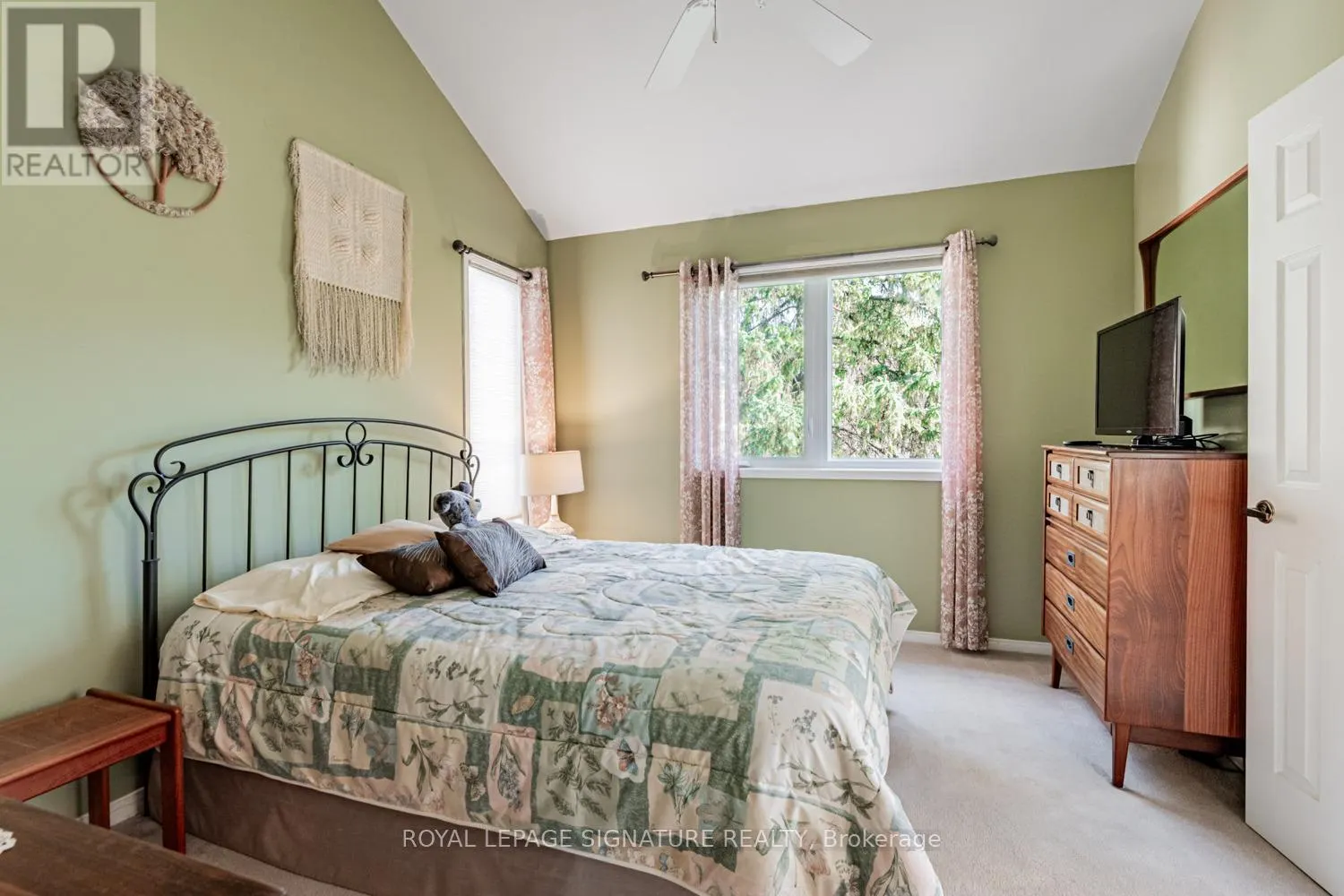 25 RIVERVIEW ROAD