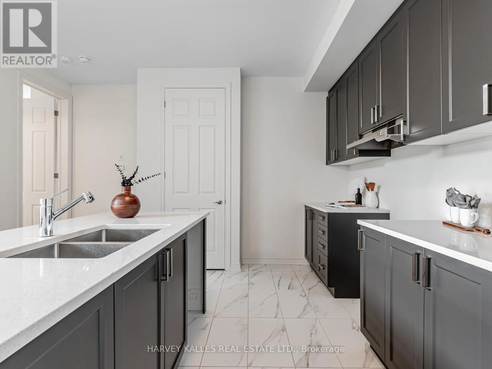 10 BAYBERRY DRIVE N