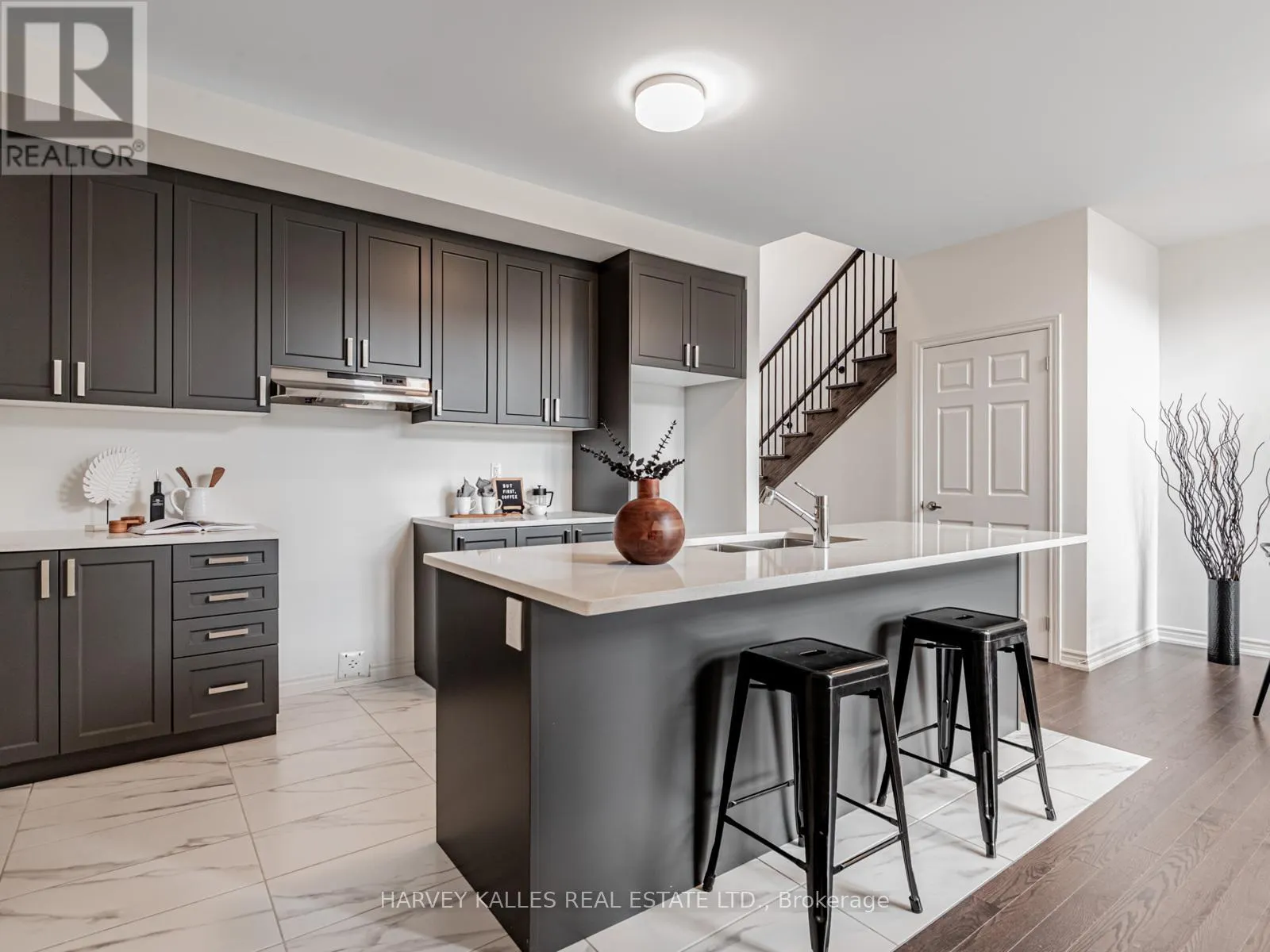10 BAYBERRY DRIVE N