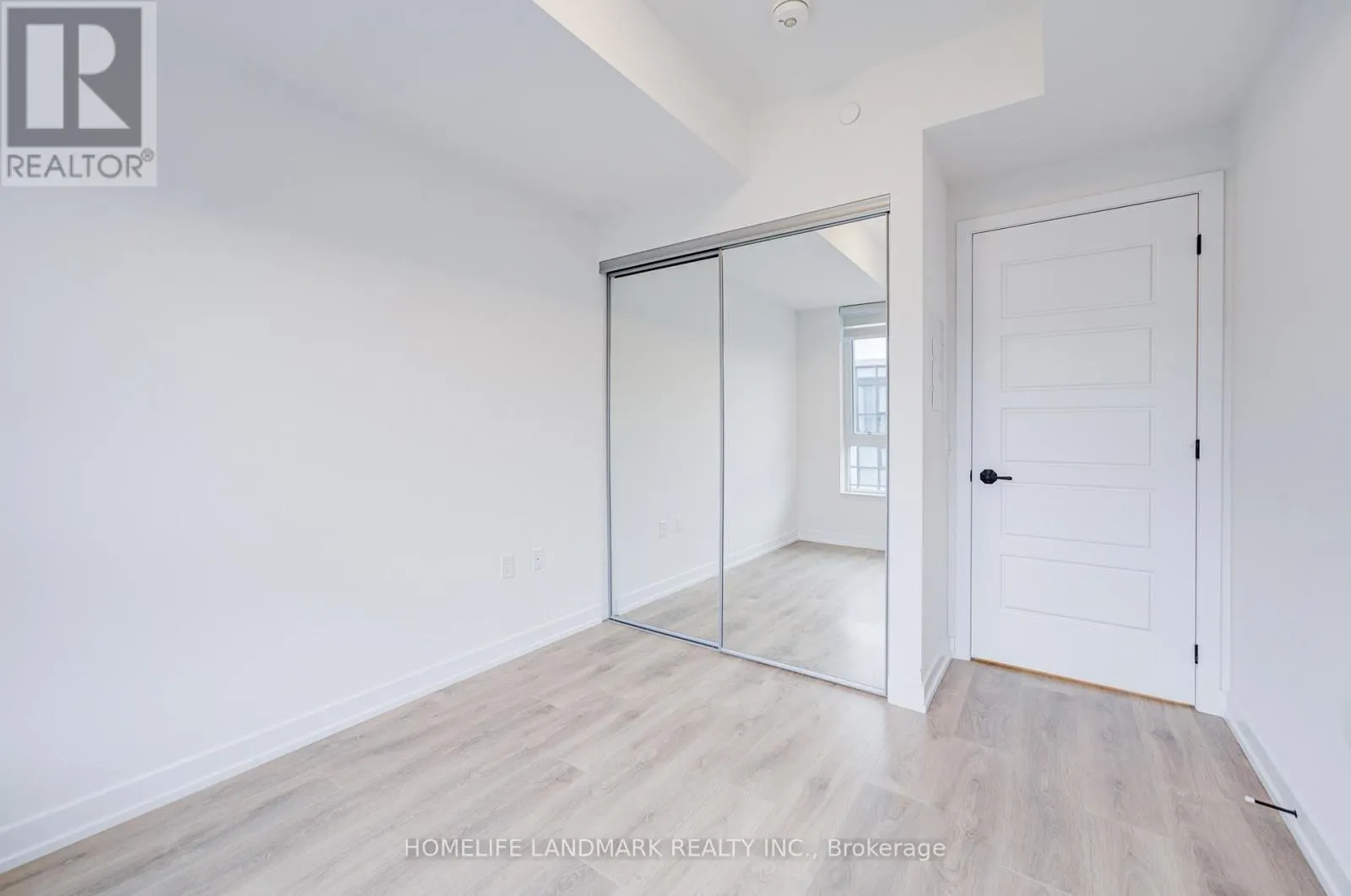 312 - 415 SEA RAY AVENUE