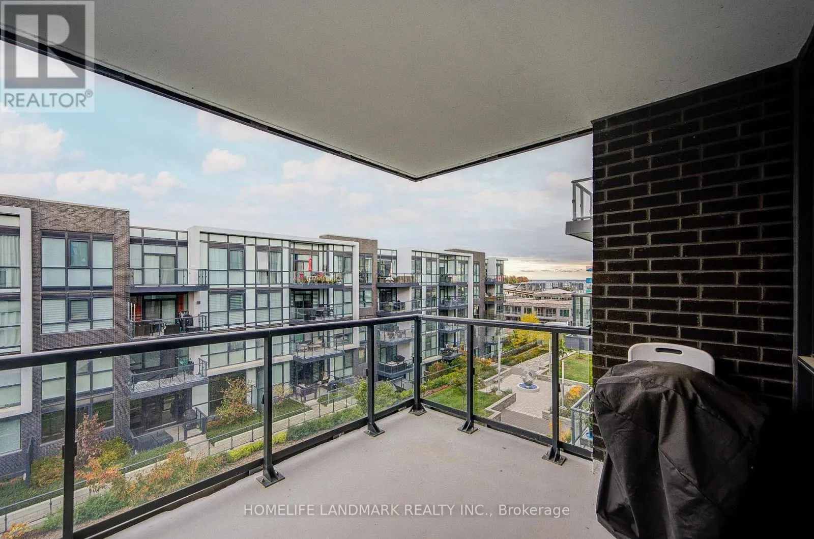 312 - 415 SEA RAY AVENUE