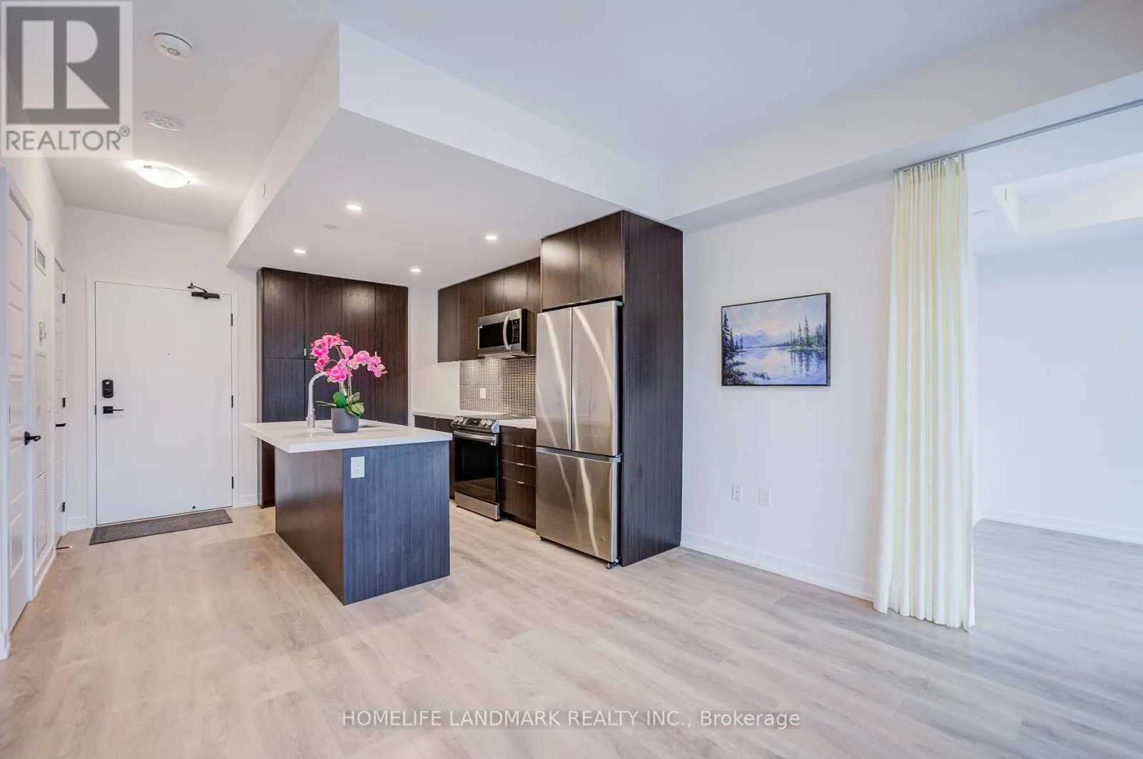 312 - 415 SEA RAY AVENUE