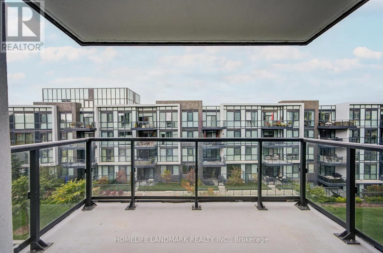 312 - 415 SEA RAY AVENUE