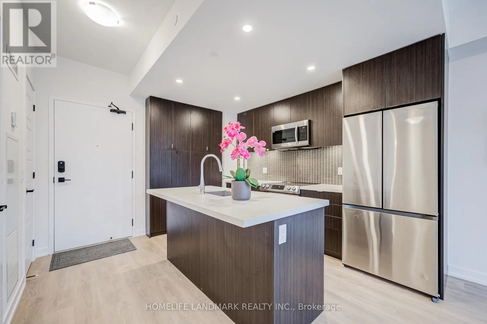 312 - 415 SEA RAY AVENUE