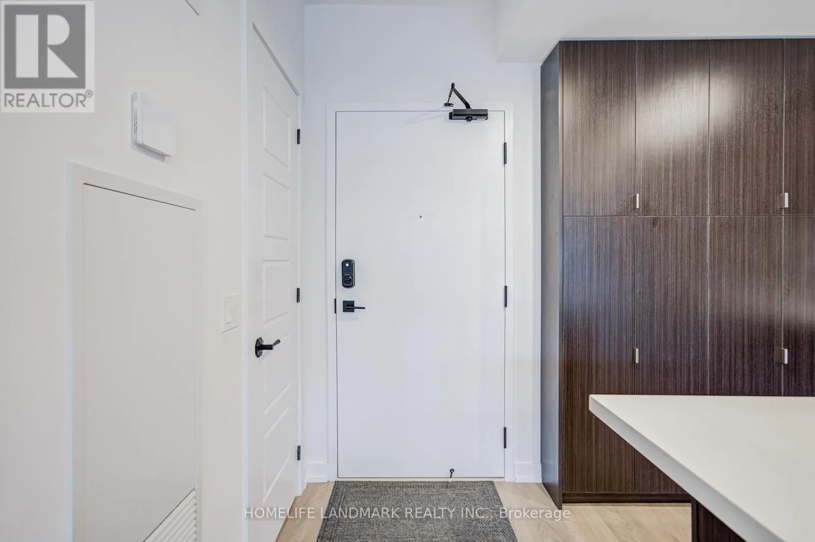 312 - 415 SEA RAY AVENUE