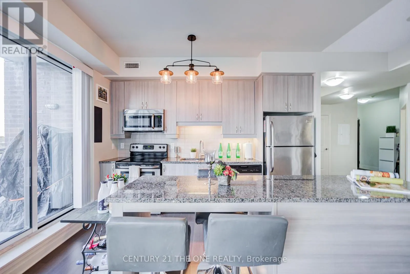 304F - 8130 BIRCHMOUNT ROAD