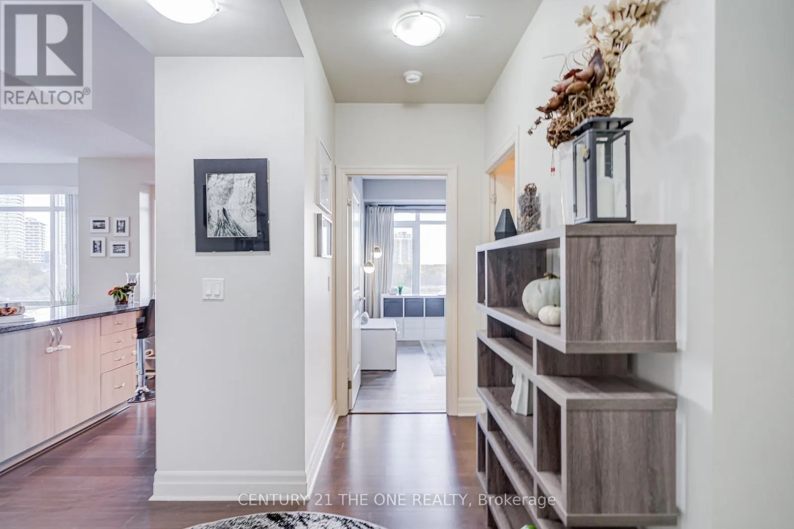 304F - 8130 BIRCHMOUNT ROAD