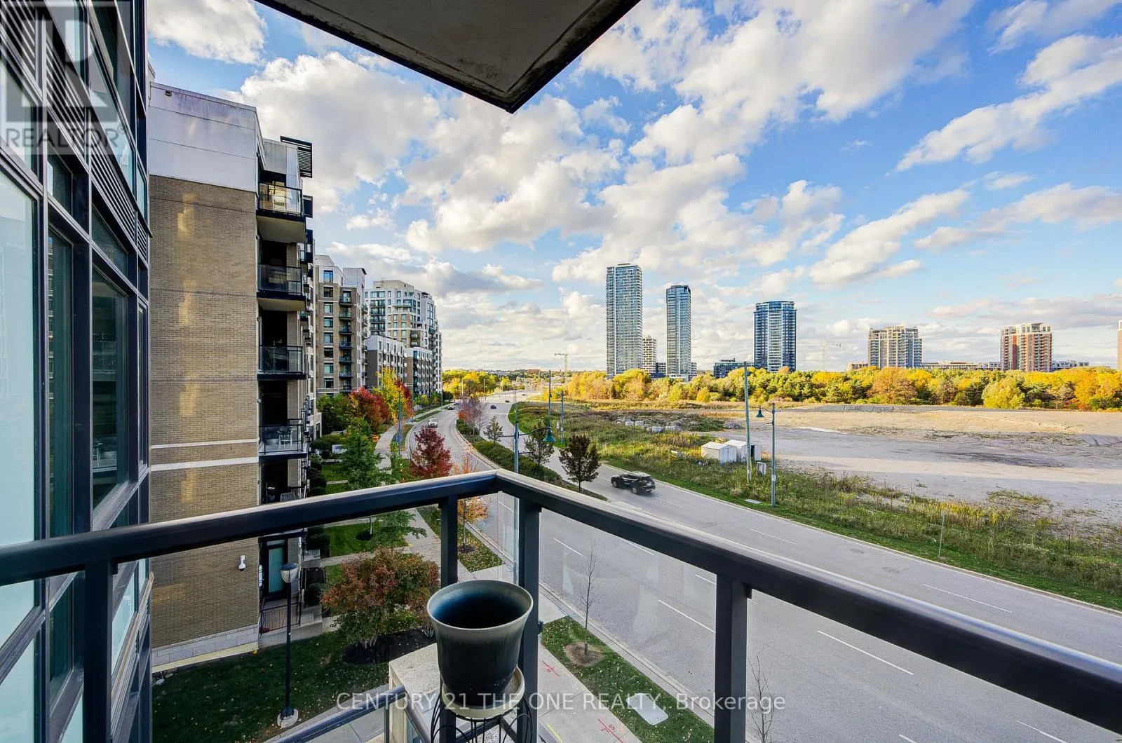 304F - 8130 BIRCHMOUNT ROAD