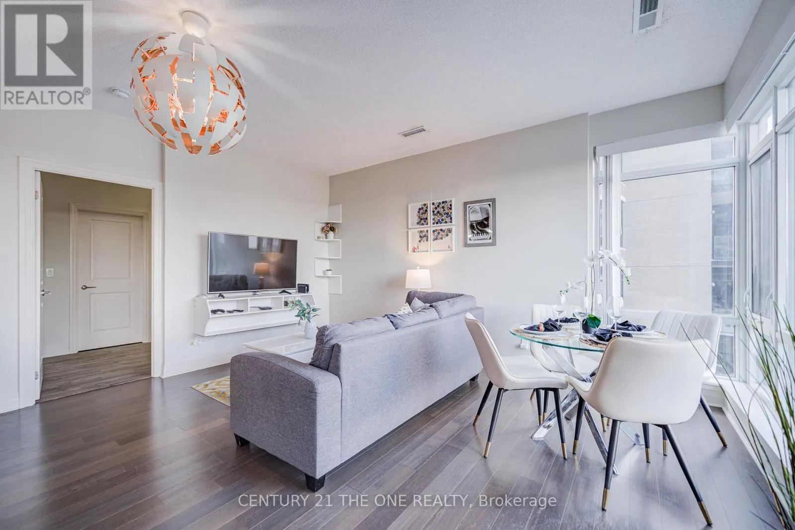 304F - 8130 BIRCHMOUNT ROAD