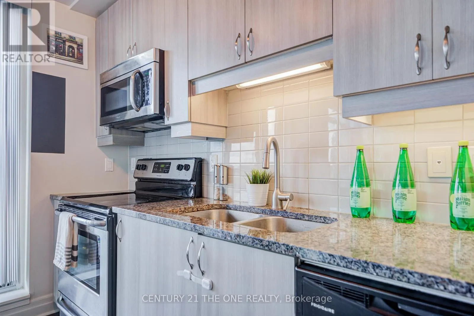 304F - 8130 BIRCHMOUNT ROAD