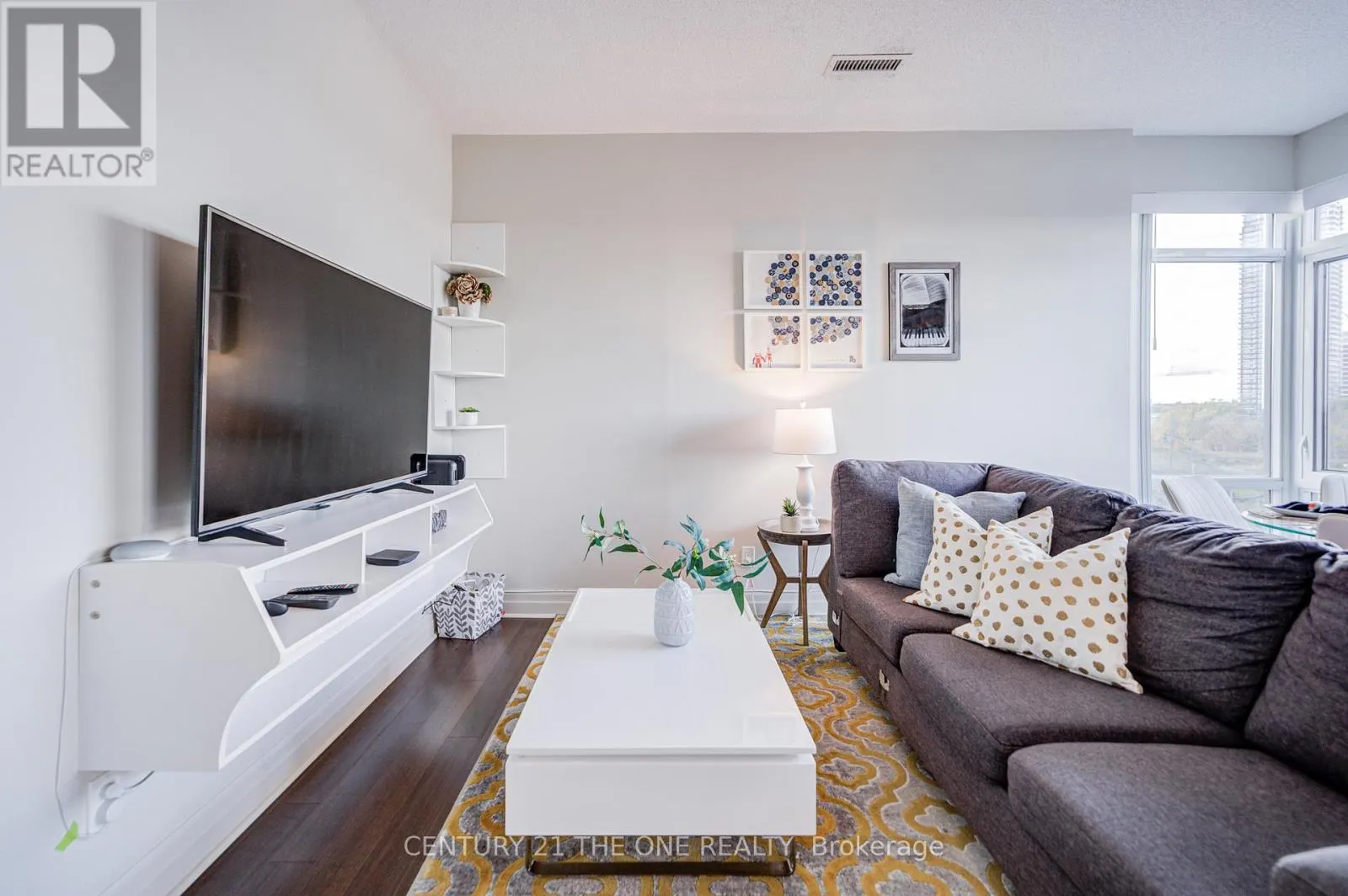 304F - 8130 BIRCHMOUNT ROAD