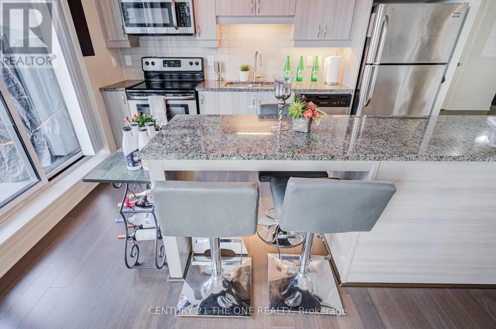 304F - 8130 BIRCHMOUNT ROAD