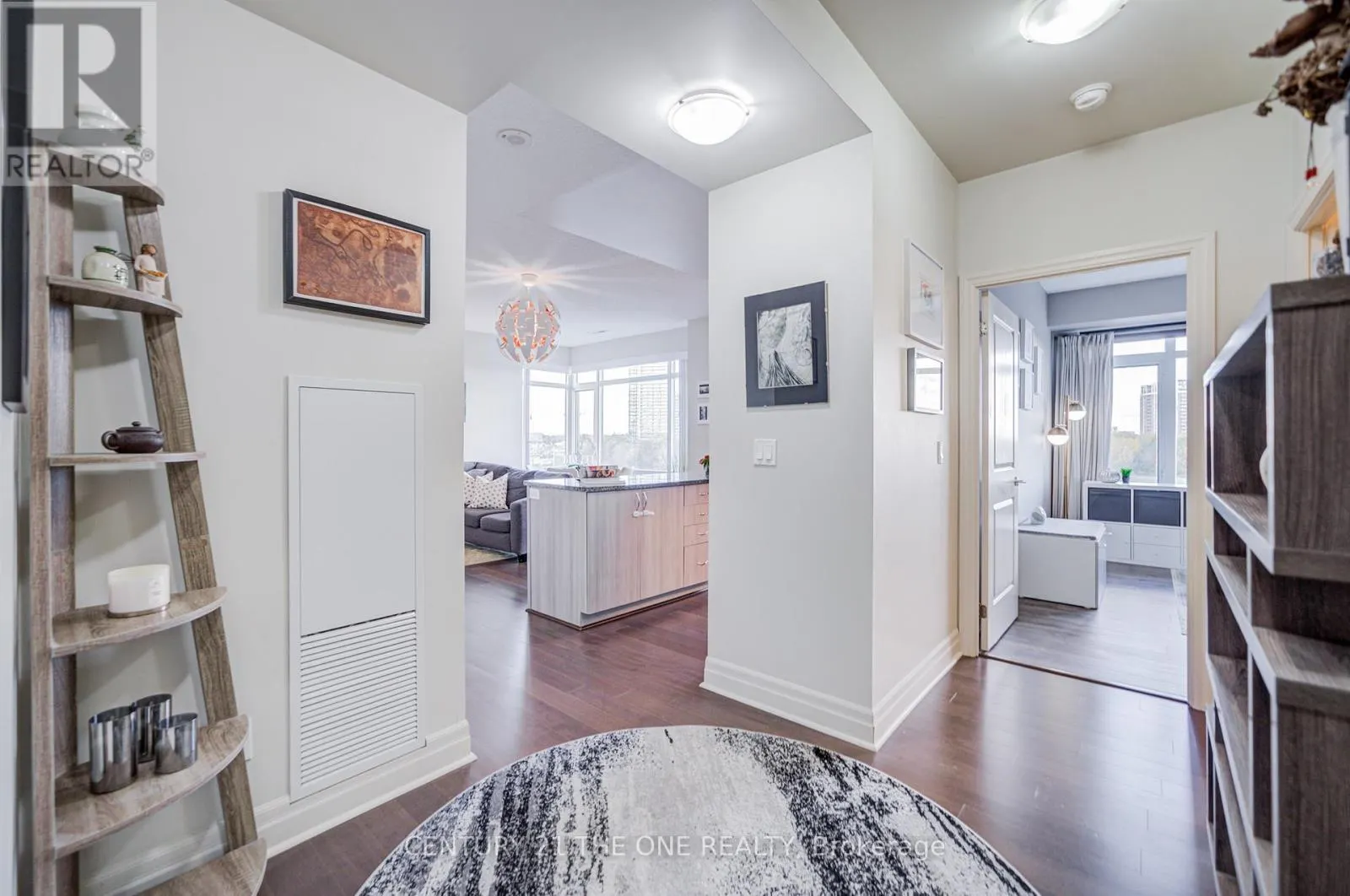 304F - 8130 BIRCHMOUNT ROAD