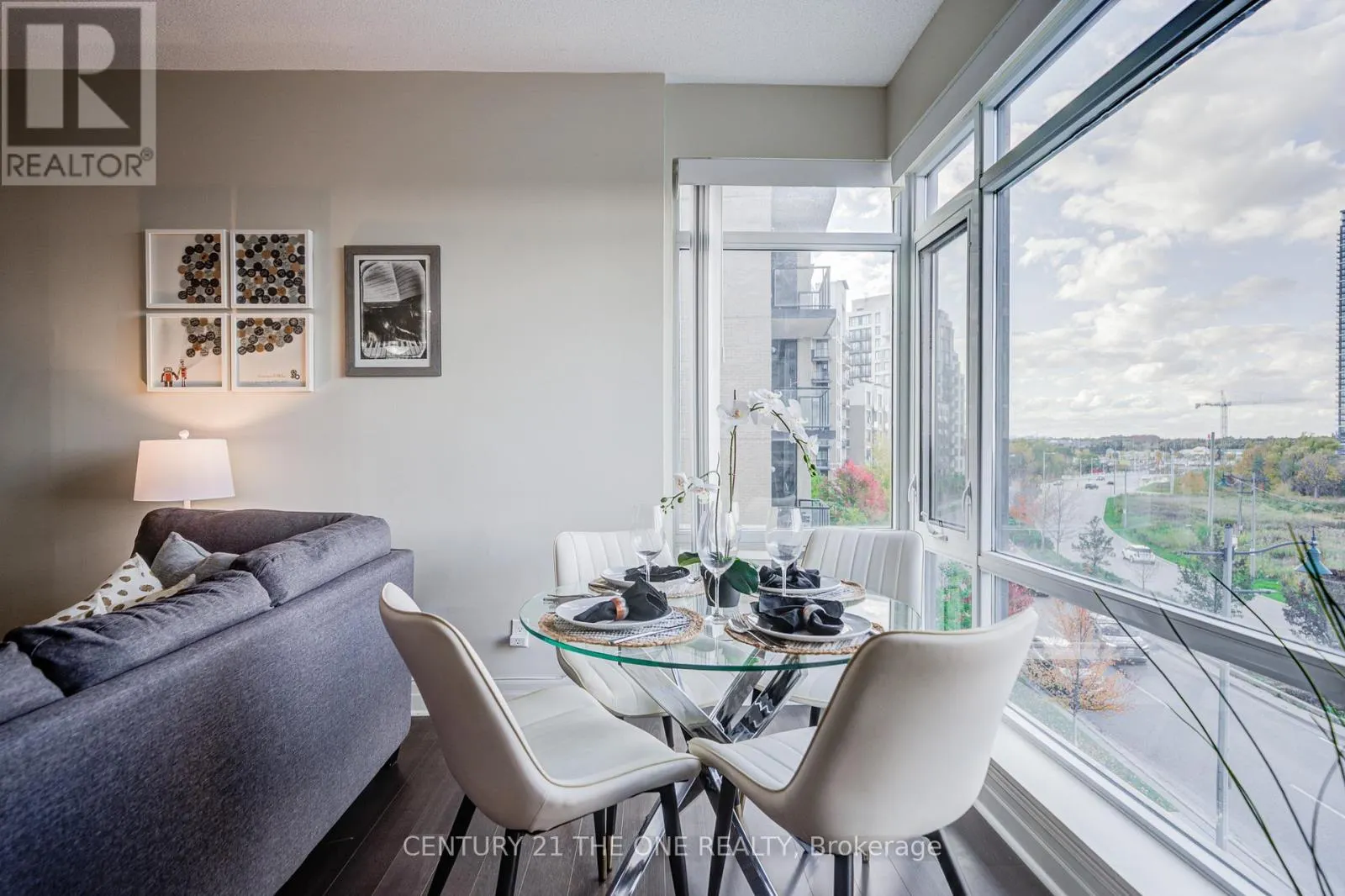 304F - 8130 BIRCHMOUNT ROAD