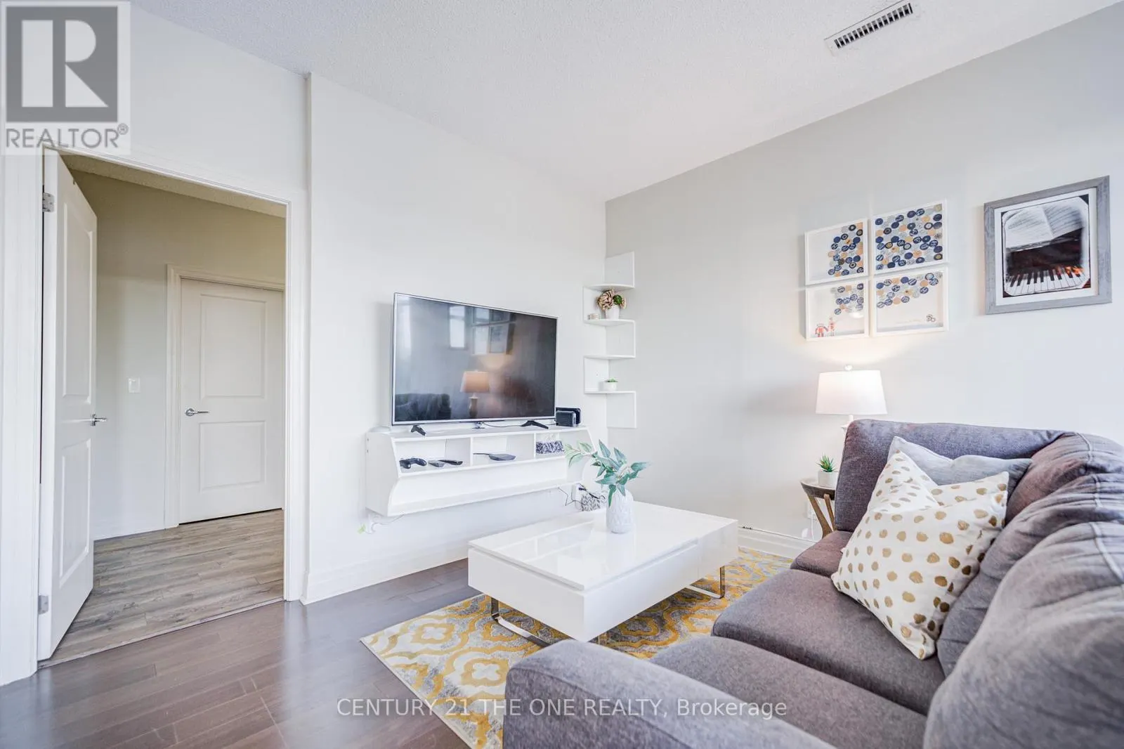304F - 8130 BIRCHMOUNT ROAD