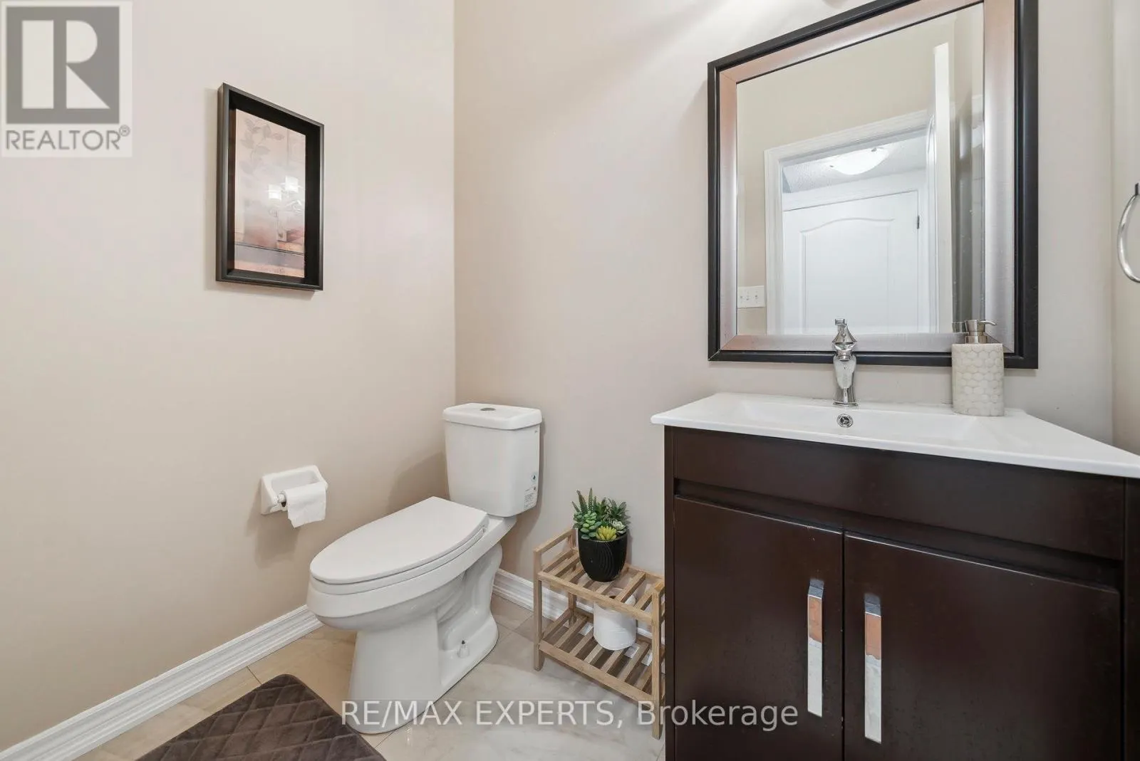 126 JOSEPHINE ROAD W