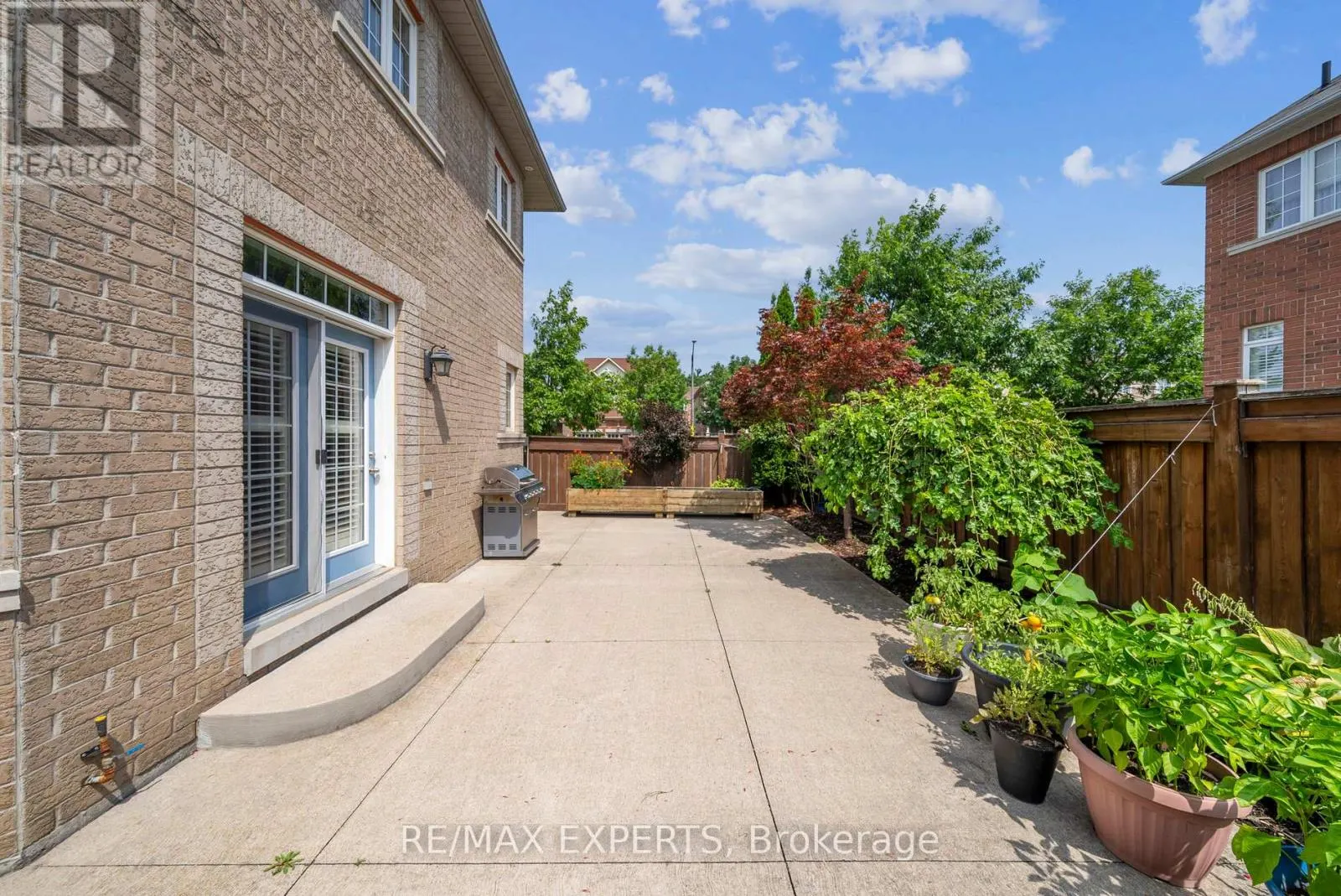 126 JOSEPHINE ROAD W