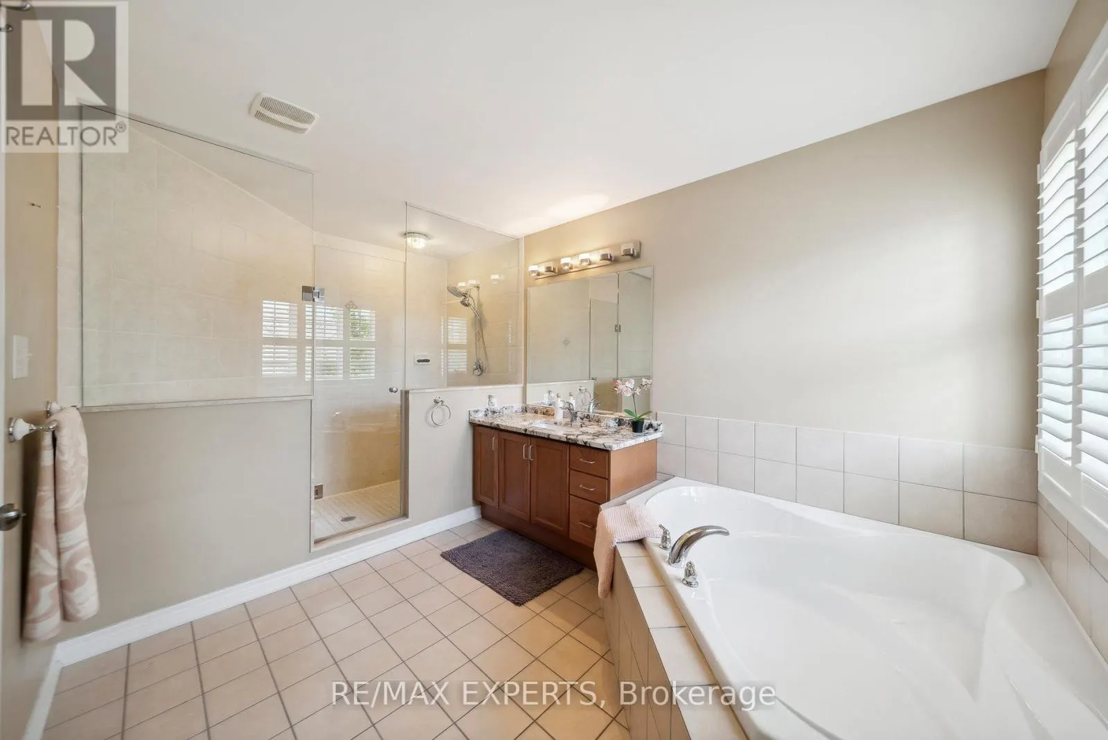 126 JOSEPHINE ROAD W