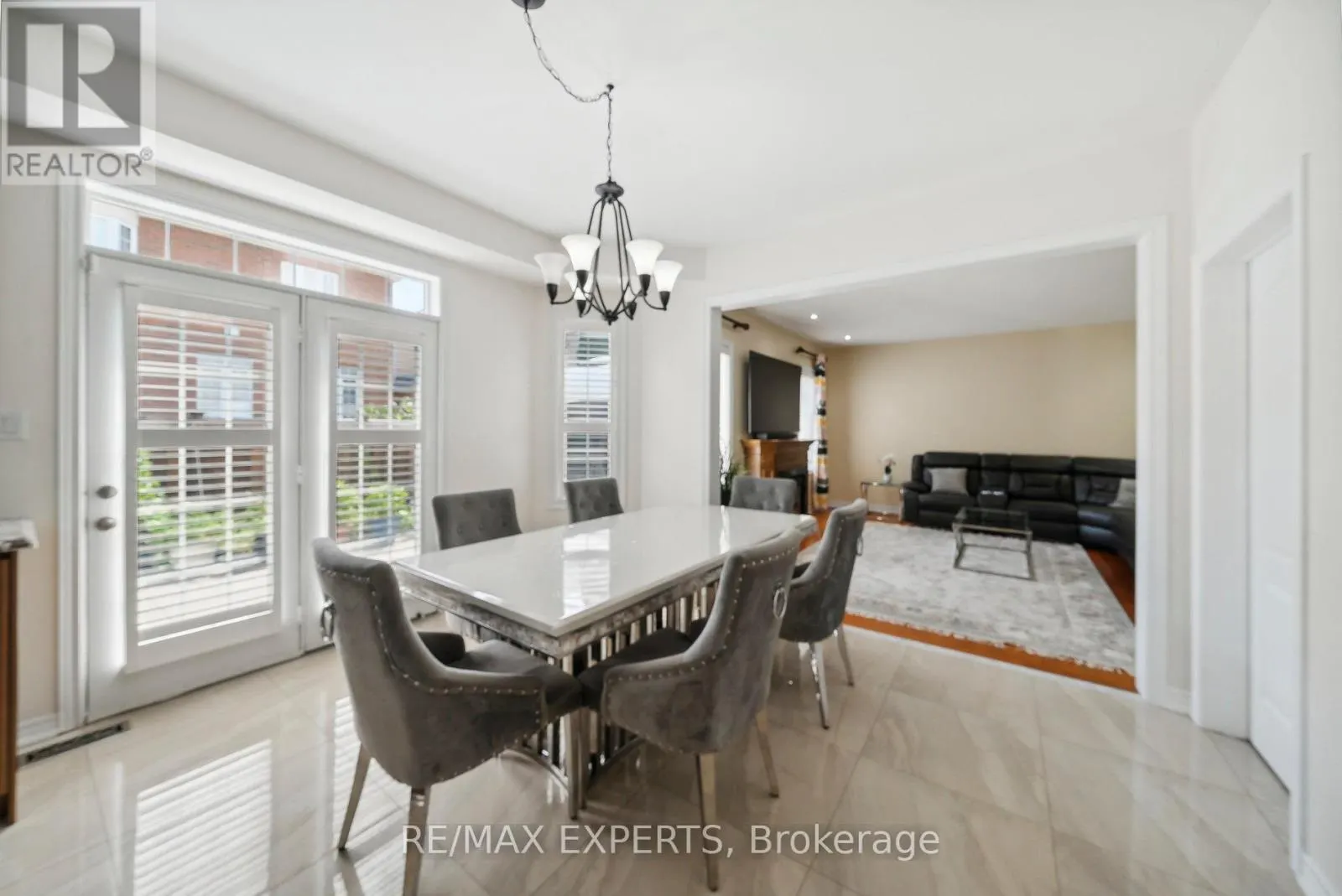 126 JOSEPHINE ROAD W