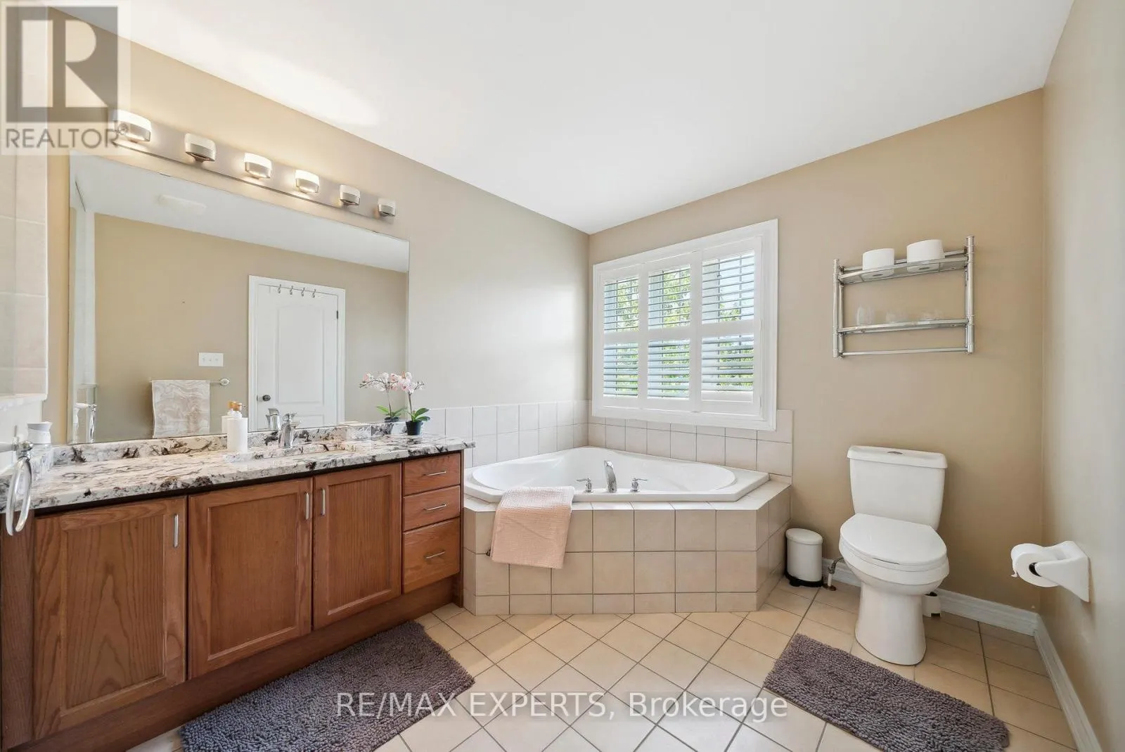 126 JOSEPHINE ROAD W