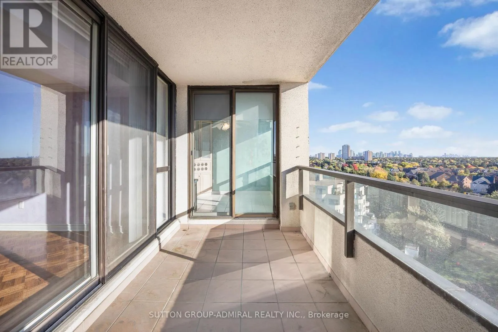 1402 - 343 CLARK AVENUE W