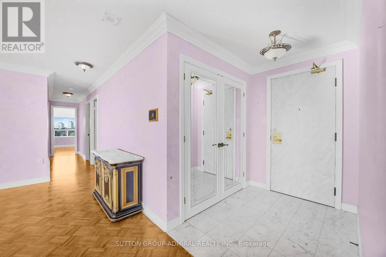 1402 - 343 CLARK AVENUE W