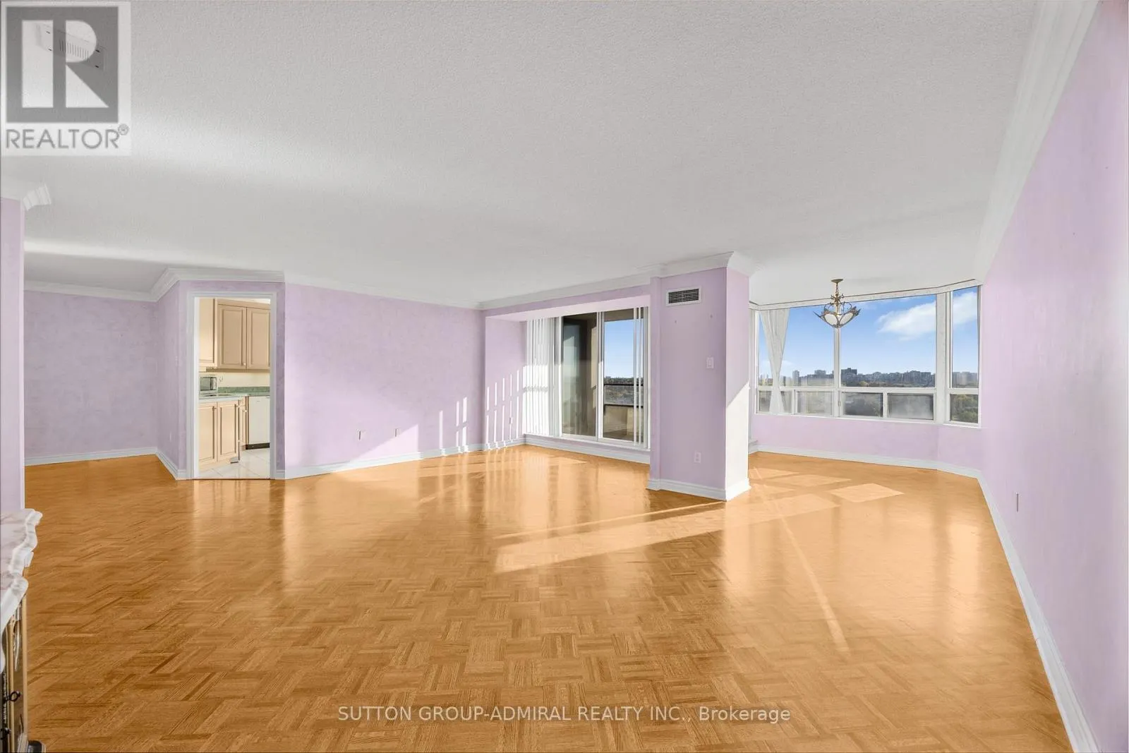 1402 - 343 CLARK AVENUE W