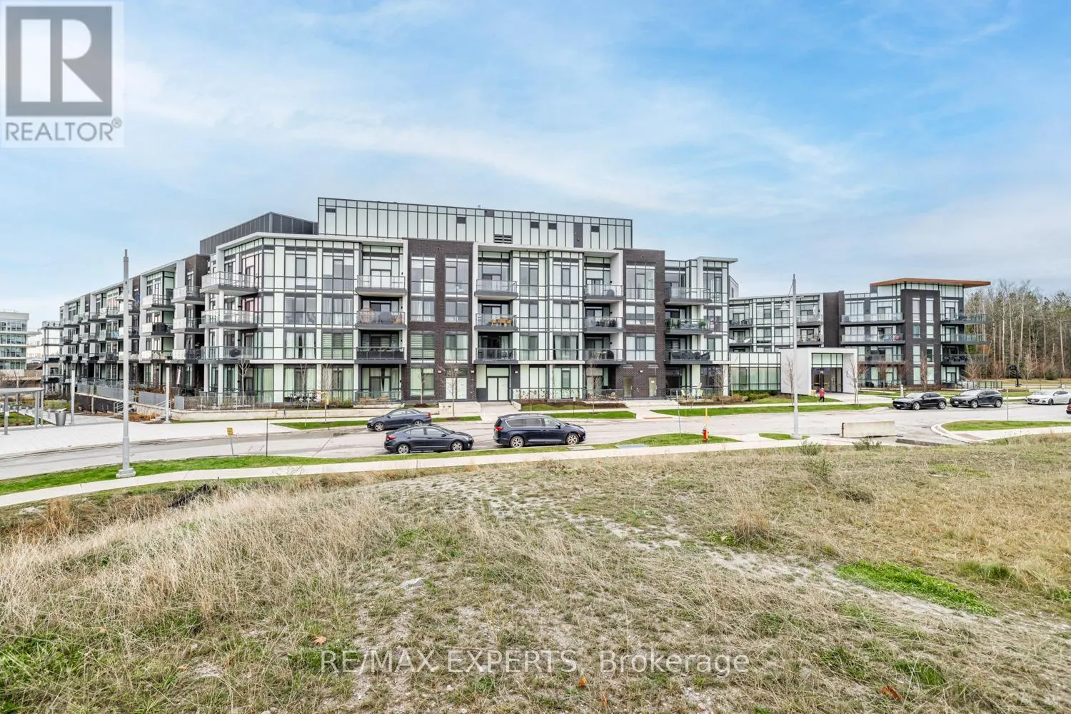 105 - 415 SEA RAY AVENUE