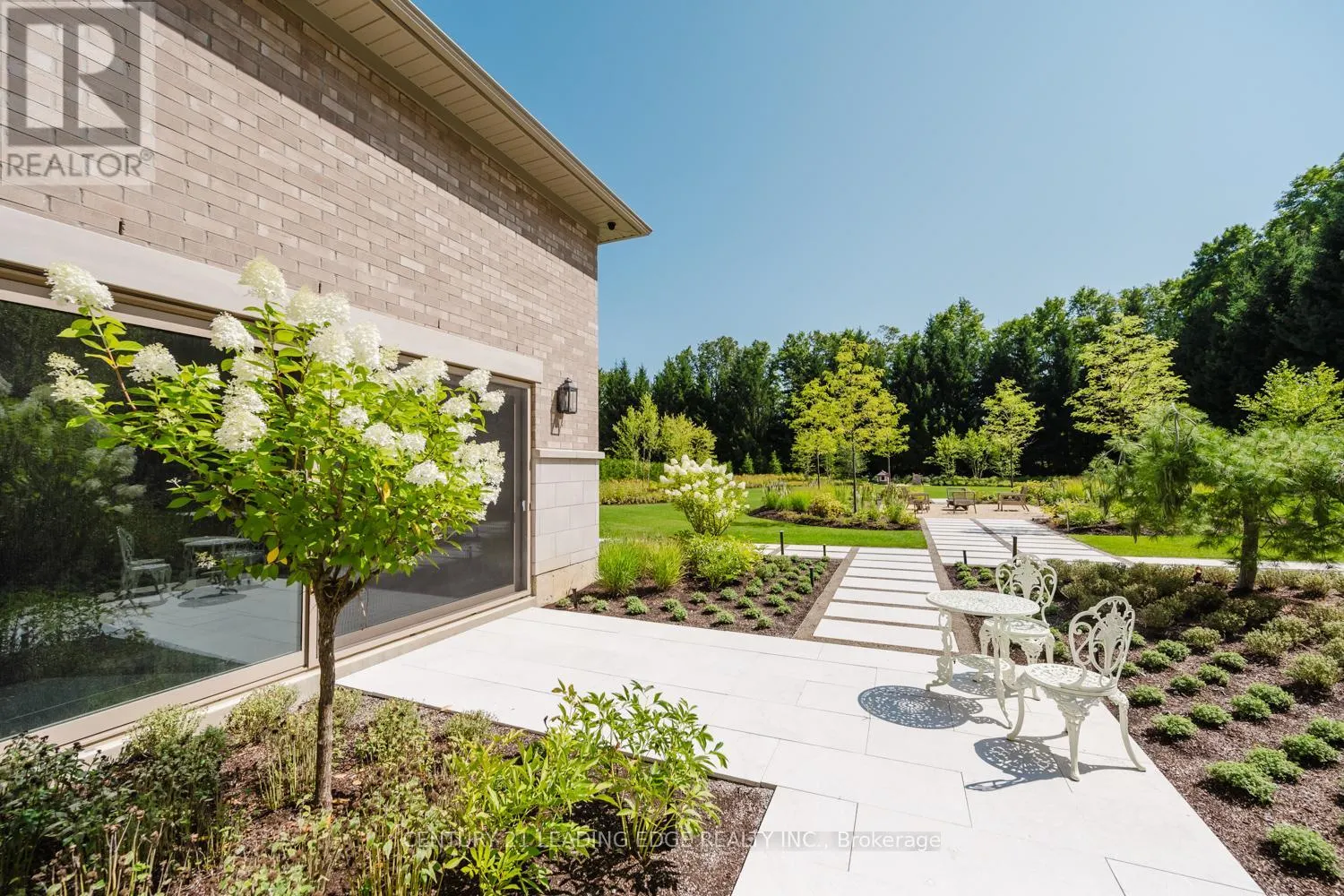 43 NEWTON REED CRESCENT