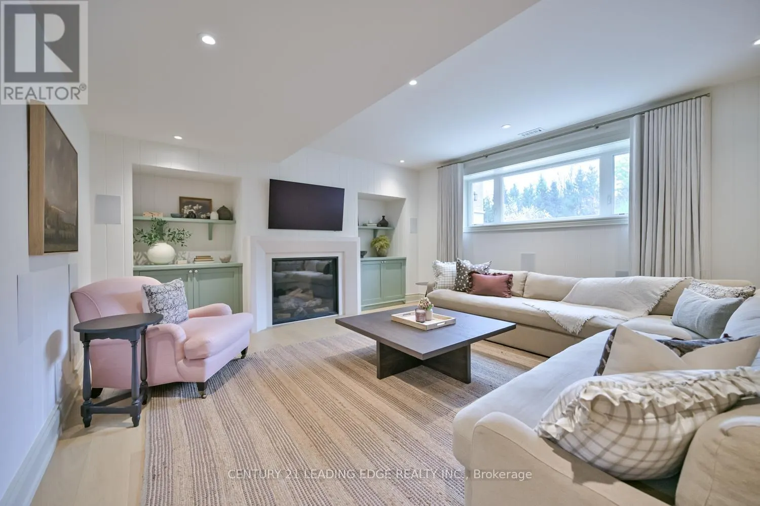 43 NEWTON REED CRESCENT