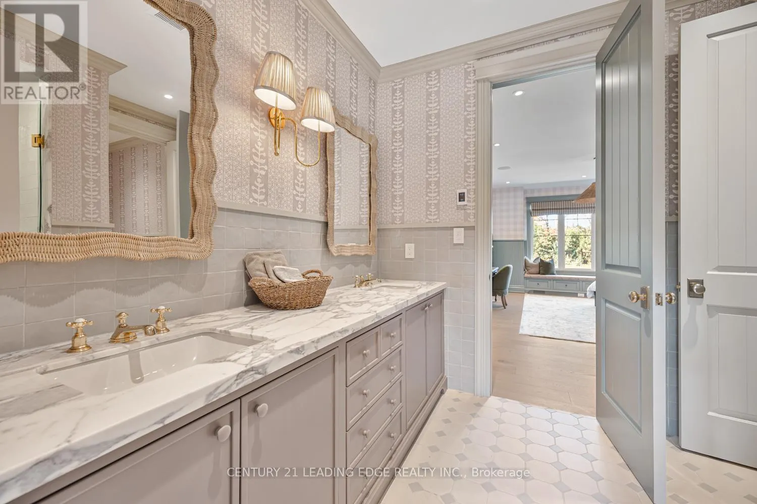 43 NEWTON REED CRESCENT