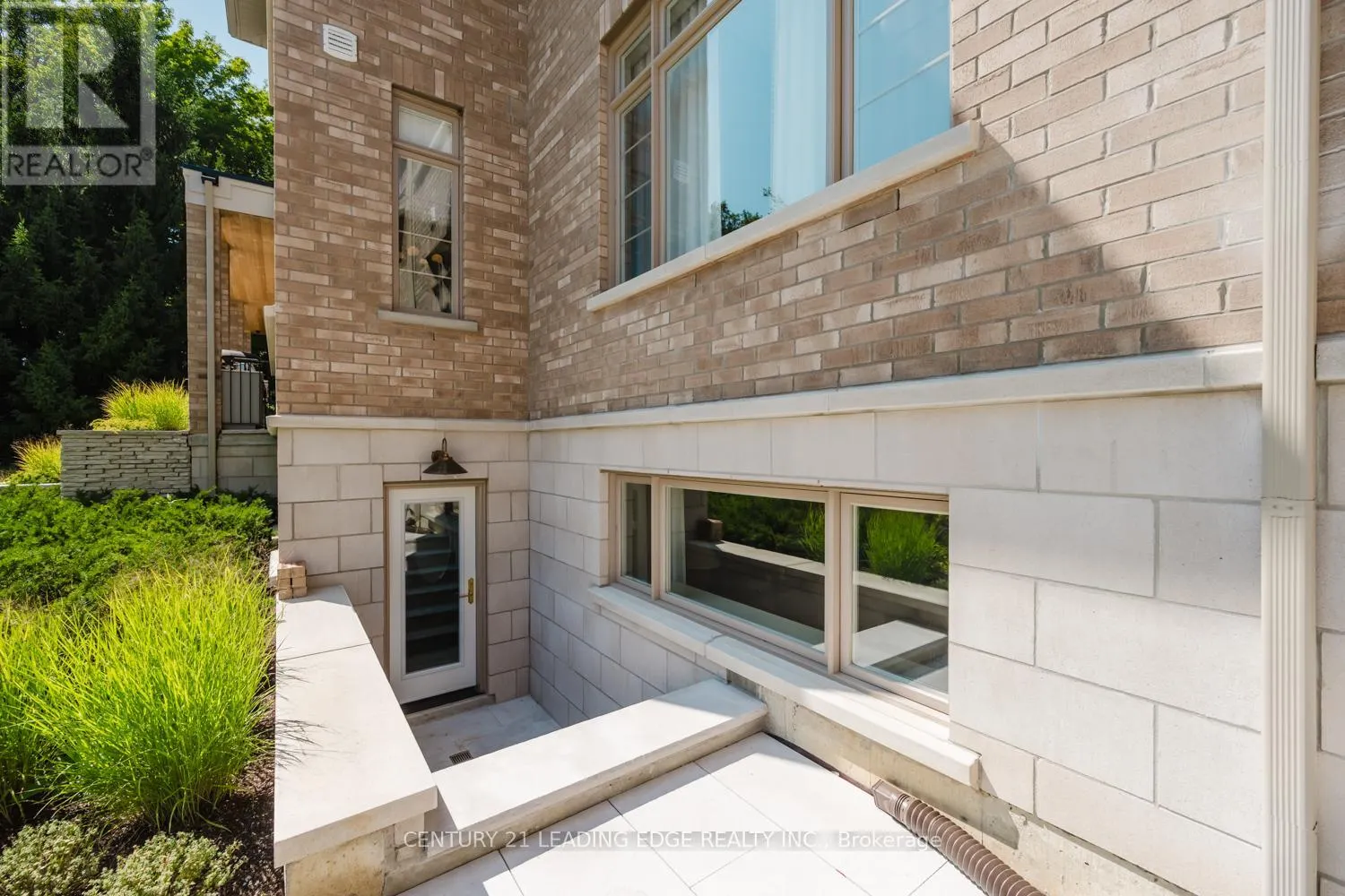 43 NEWTON REED CRESCENT