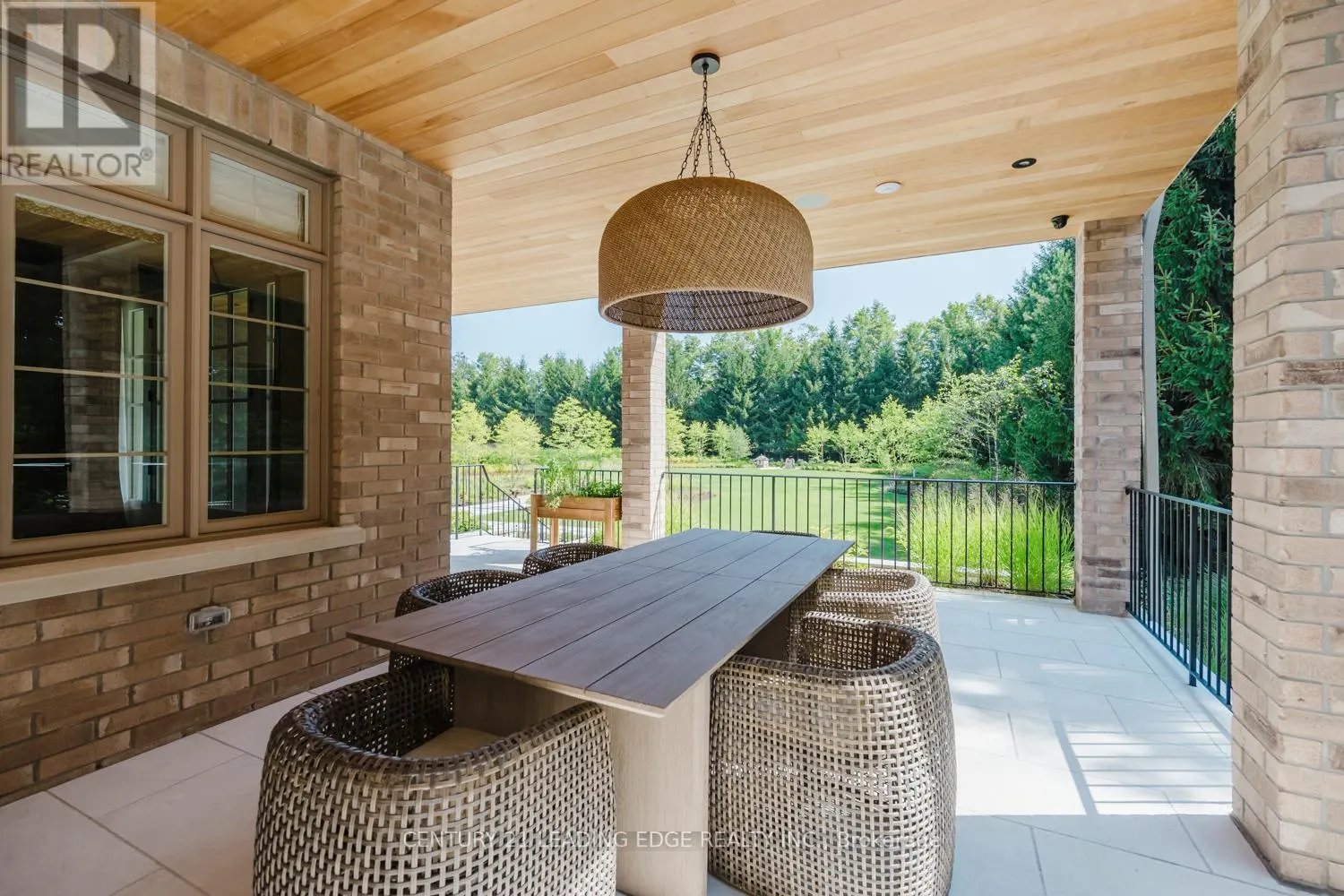 43 NEWTON REED CRESCENT