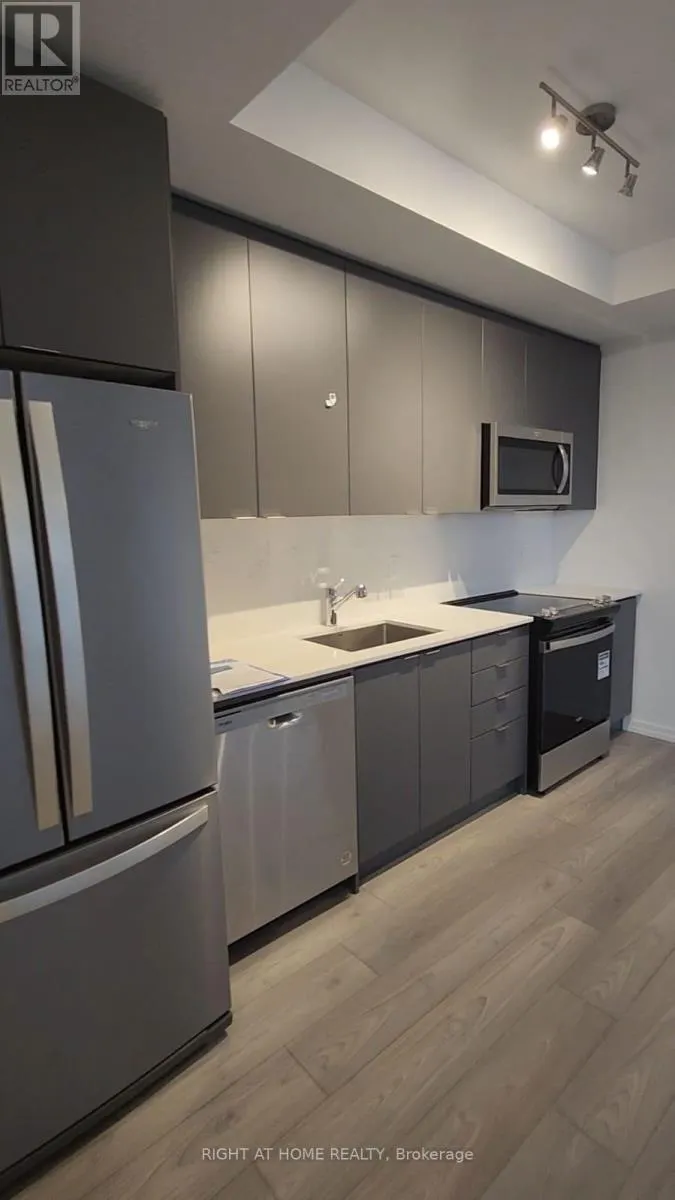 1 - 20 LYTHAM GREEN CIRC CIRCLE