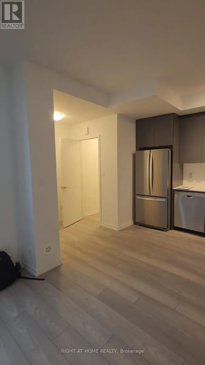 1 - 20 LYTHAM GREEN CIRC CIRCLE