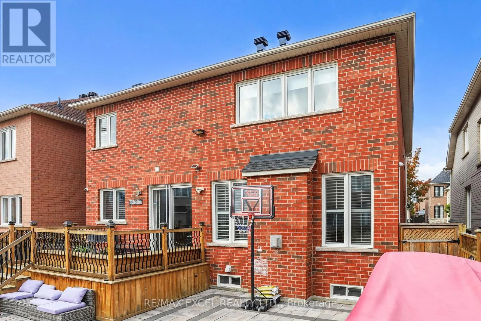 25 LUNDY DRIVE