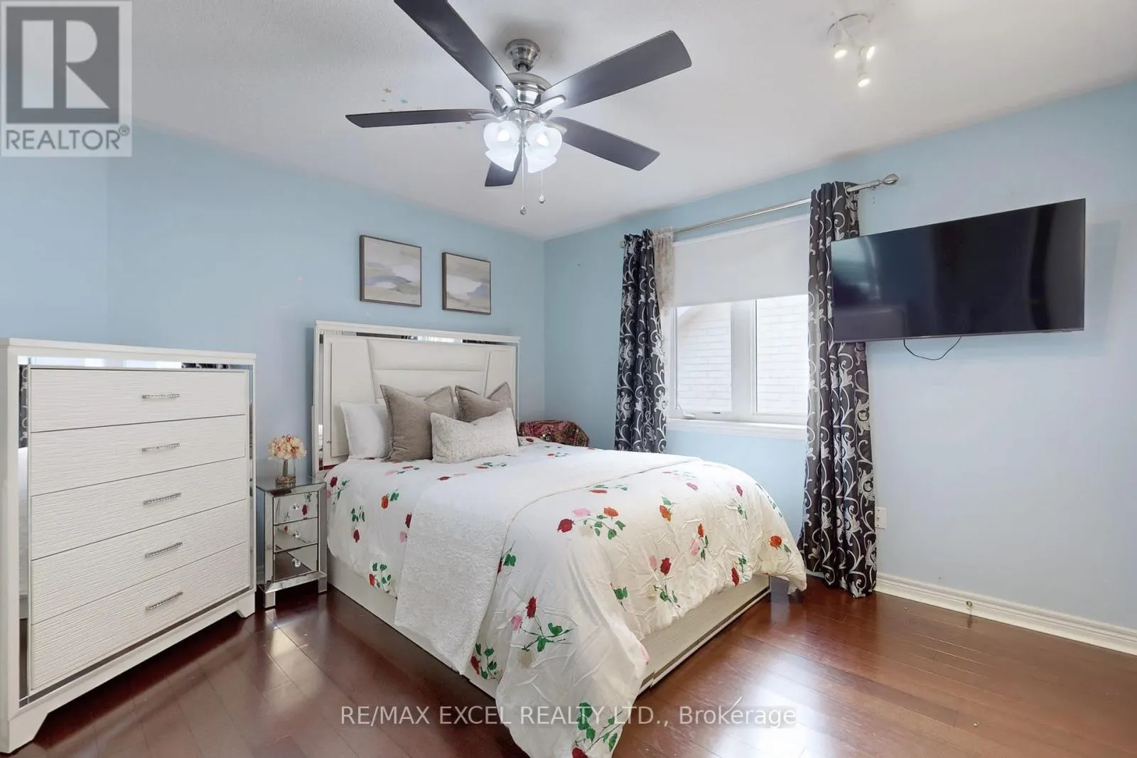 25 LUNDY DRIVE