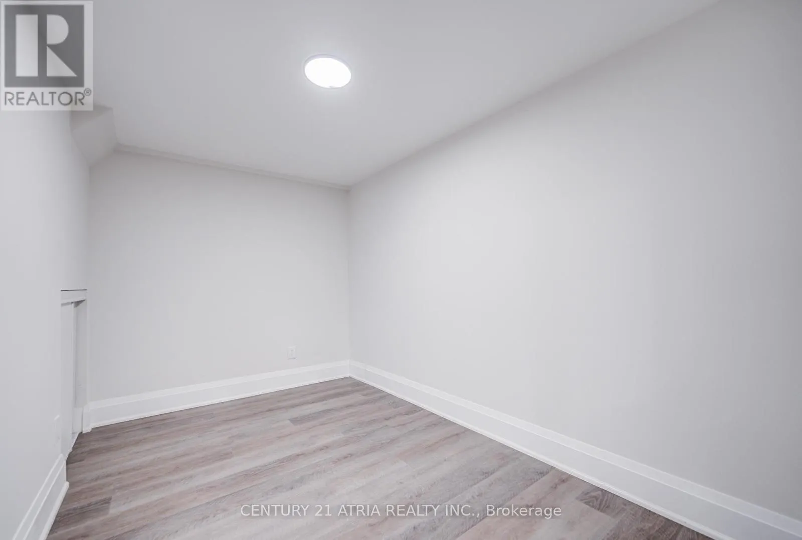 33 SIR BRANDILES PLACE