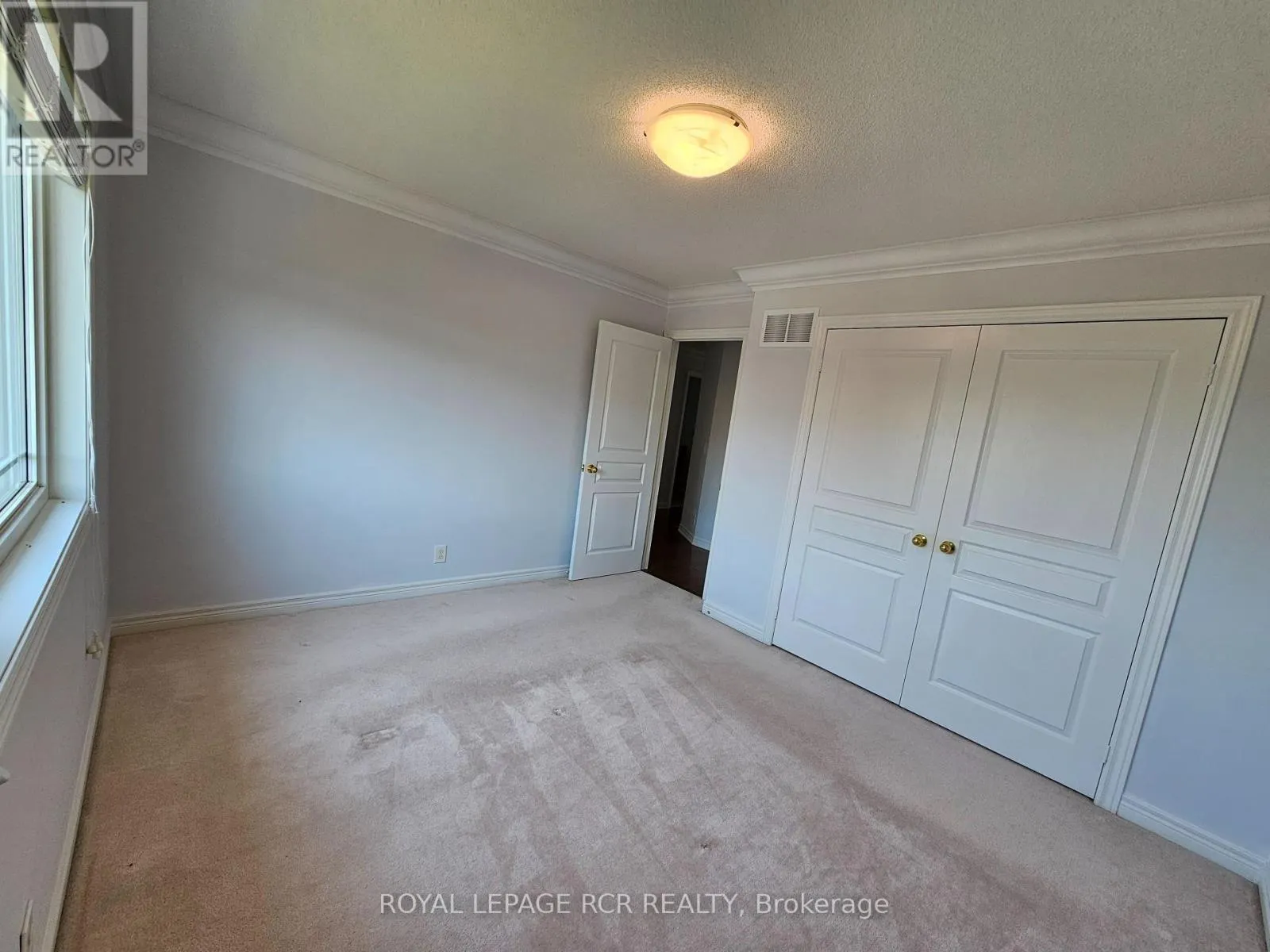 40 THATCHER CRESCENT