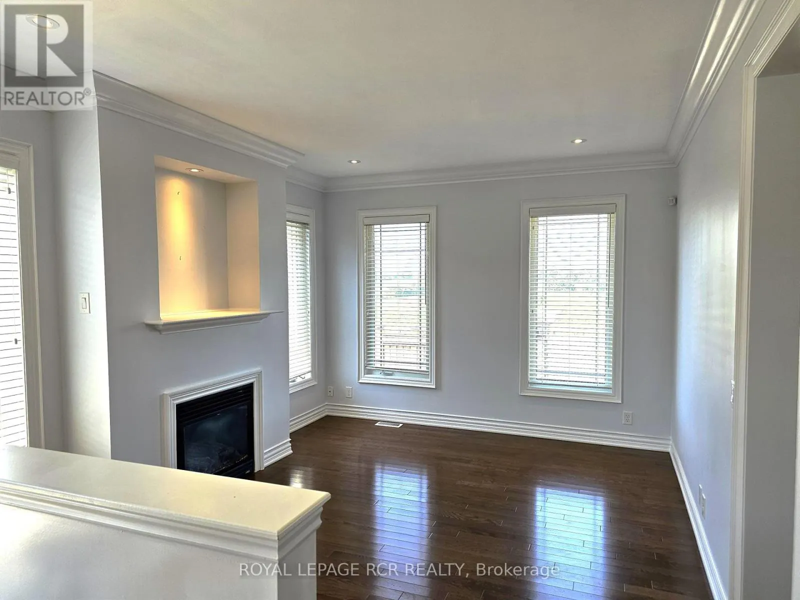 40 THATCHER CRESCENT