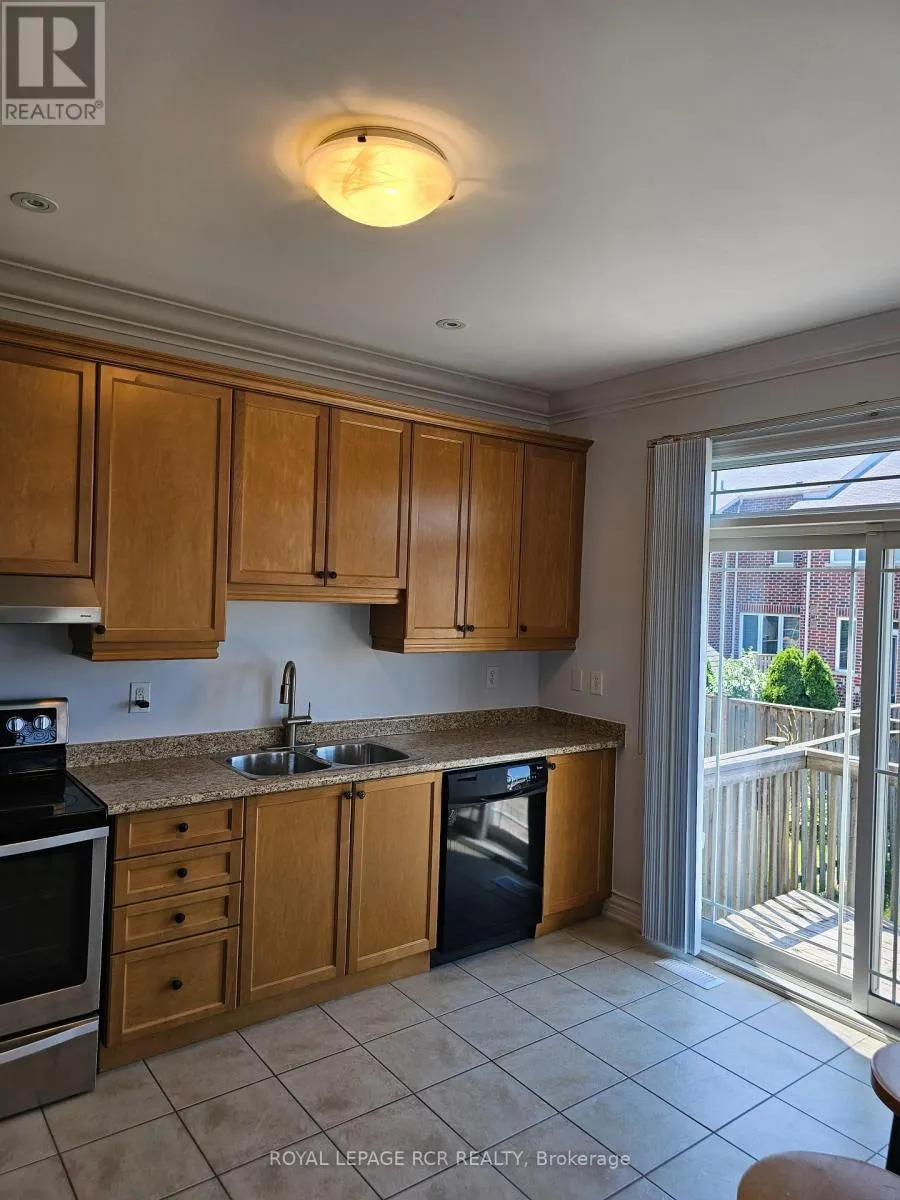 40 THATCHER CRESCENT