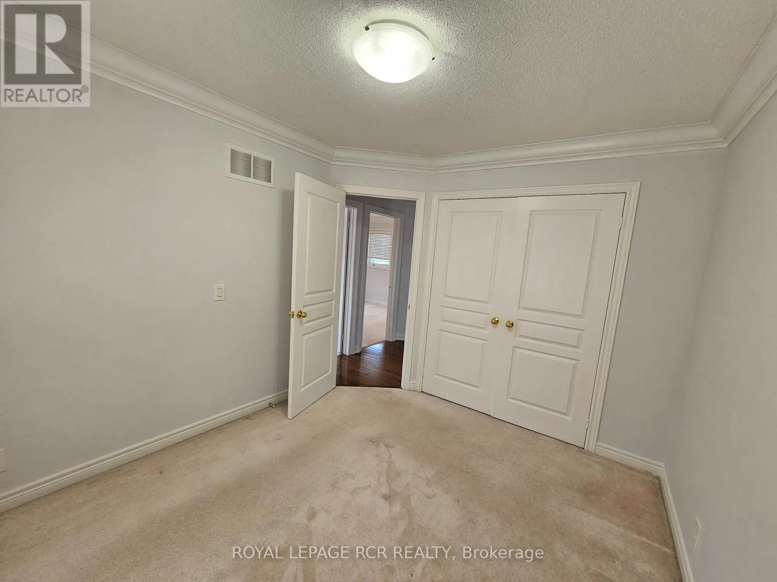 40 THATCHER CRESCENT