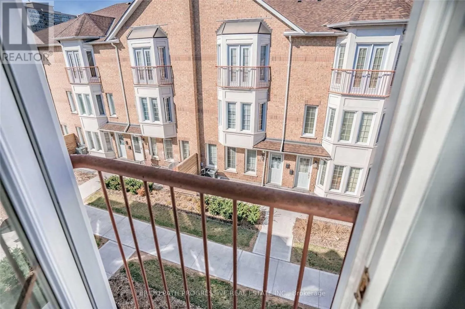 82 - 151 TOWNSGATE DRIVE