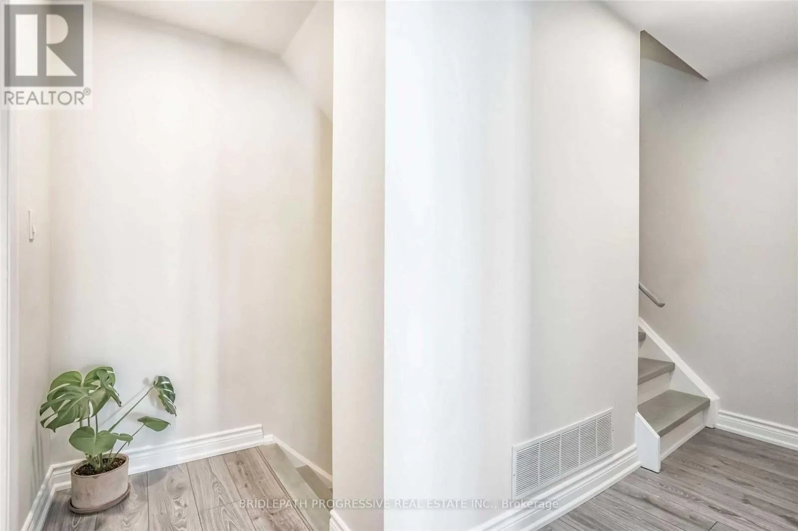 82 - 151 TOWNSGATE DRIVE