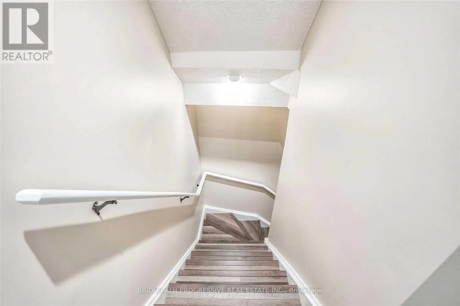 82 - 151 TOWNSGATE DRIVE