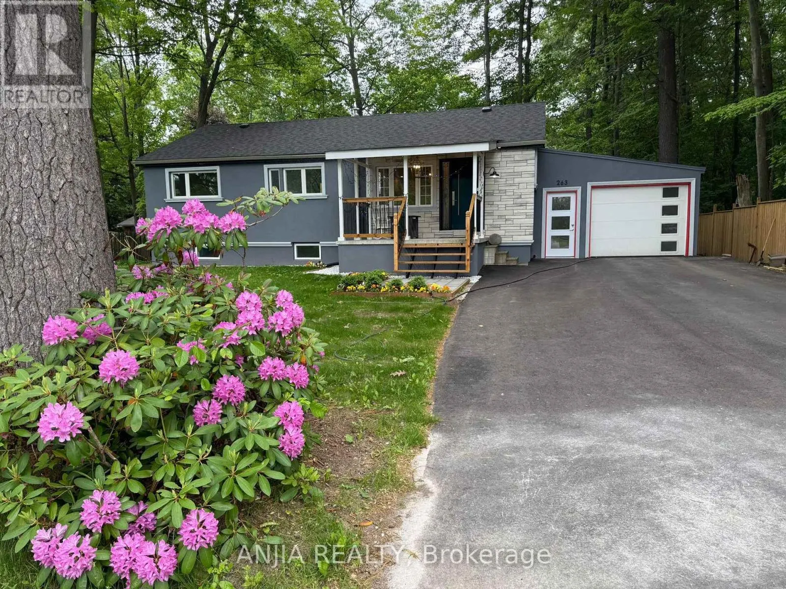 263 QUEENSVILLE SIDE ROAD W