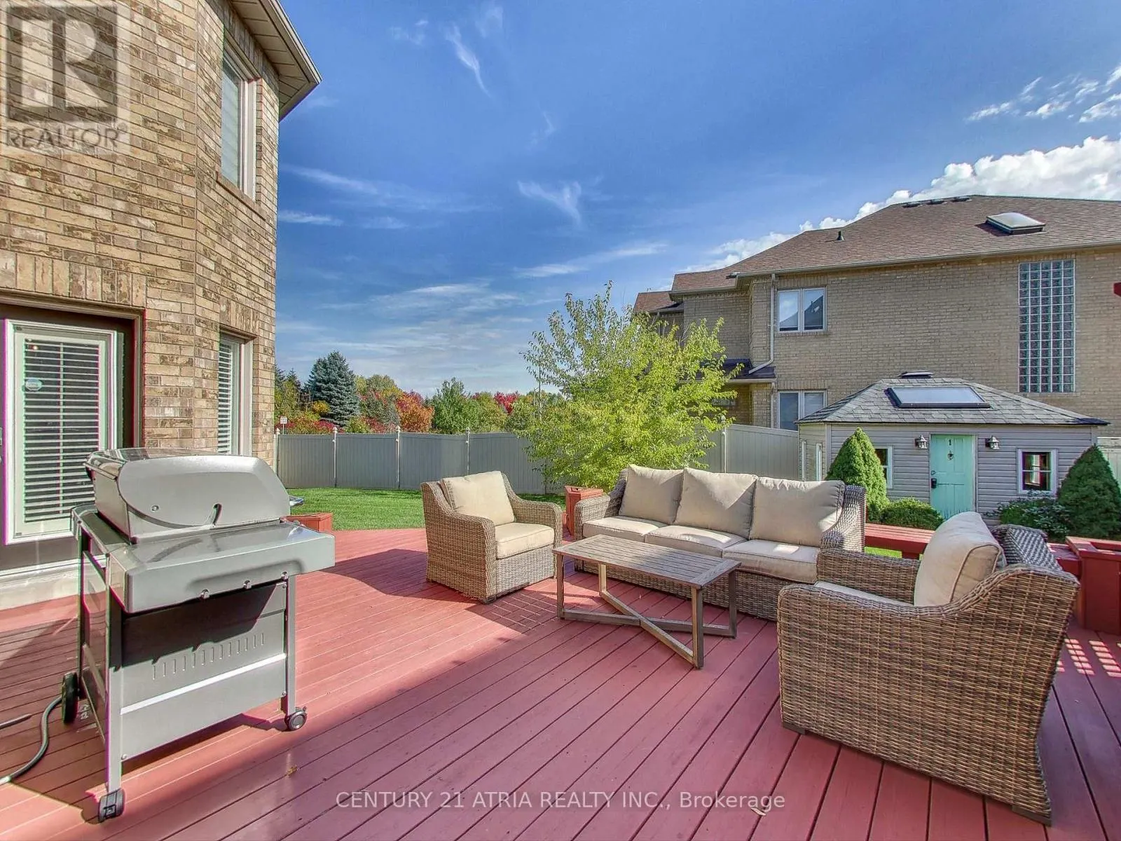 2 WHALEN COURT