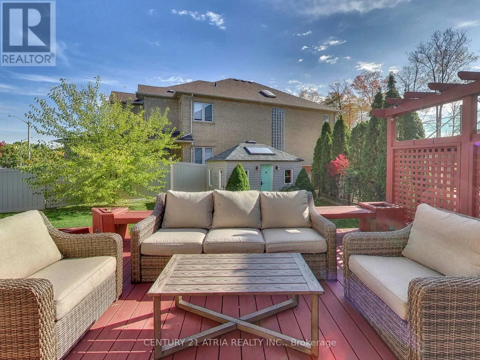 2 WHALEN COURT