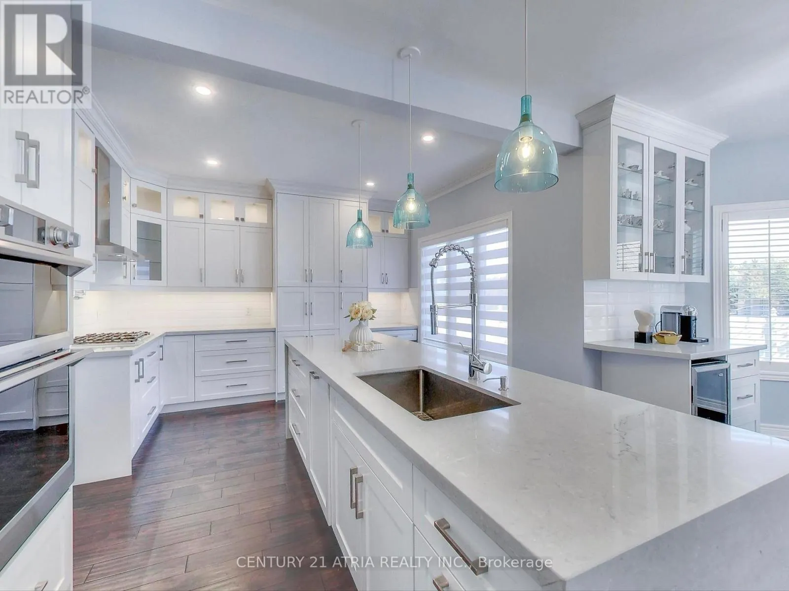 2 WHALEN COURT